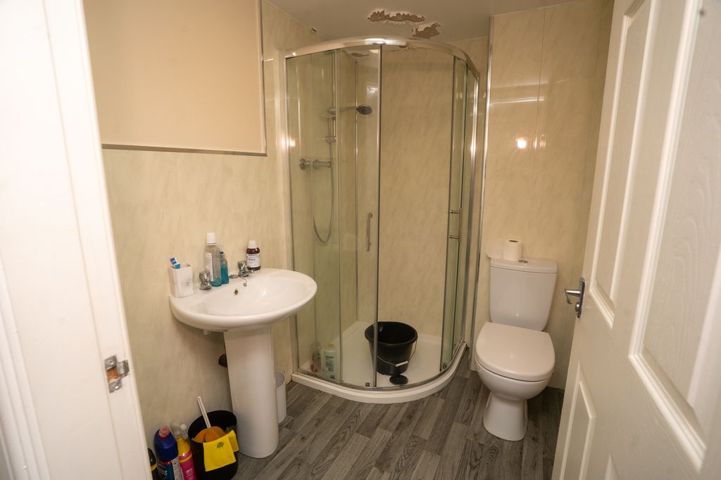 Additional image 4 of 2 bed flat for salePark Road, Chorley PR7