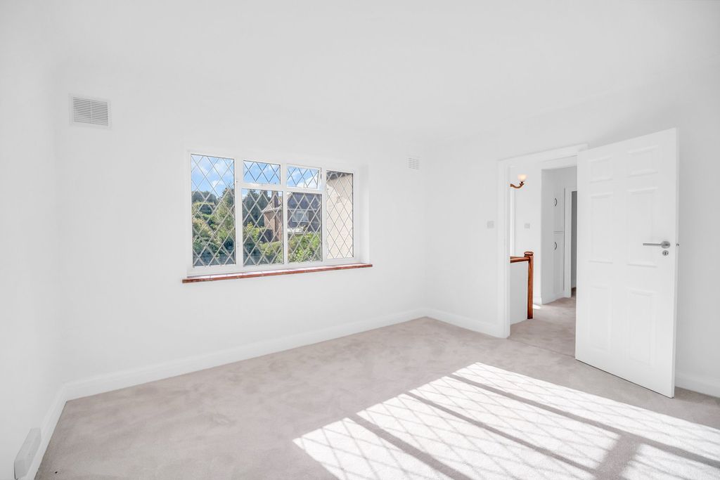 Additional image 16 of 3 bed detached house for saleHarestone Hill, Caterham CR3