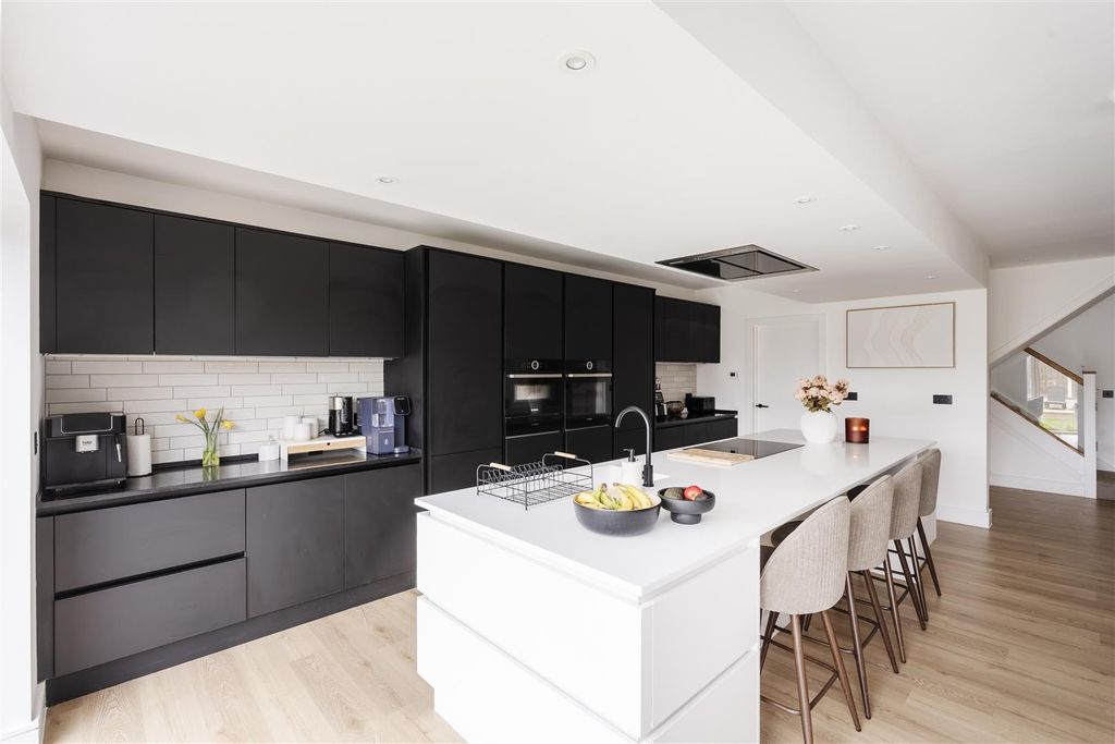 Additional image 11 of 4 bed detached house for saleMelinda Lane, Clacton-On-Sea CO16