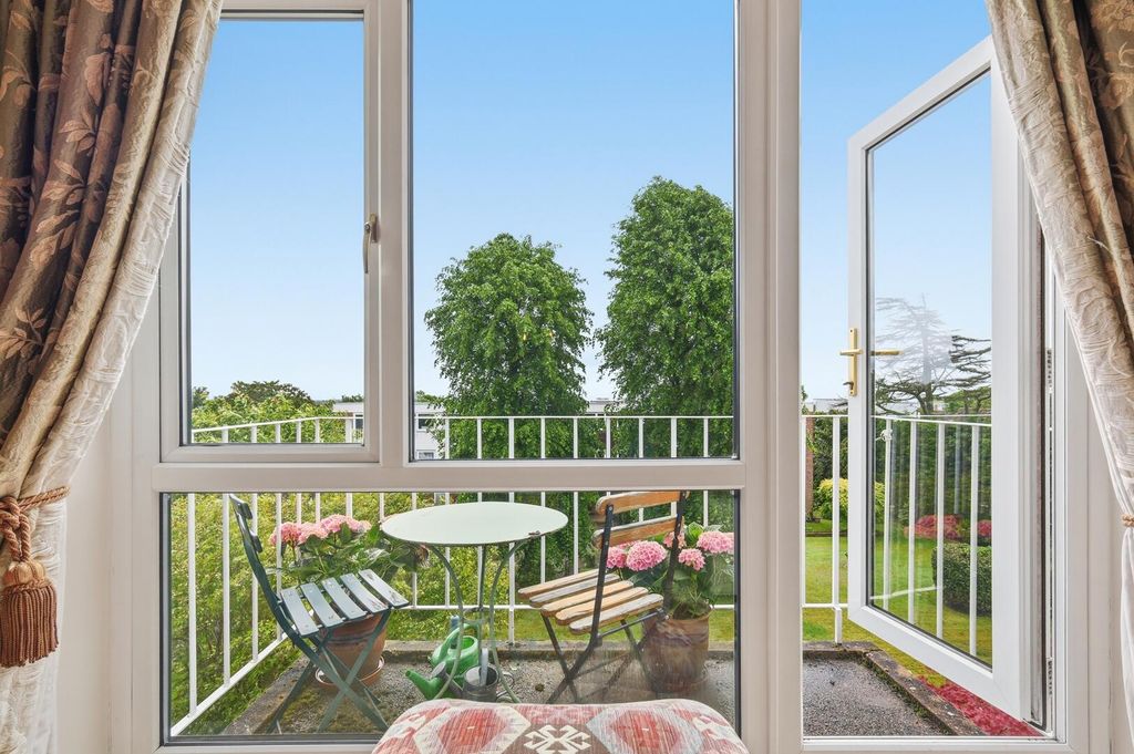Additional image 3 of 1 bed flat for saleGreenhill, High Road, Buckhurst Hill IG9