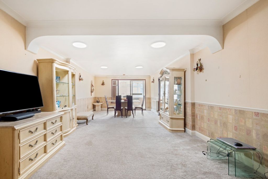 Additional image 28 of 6 bed semi-detached house for saleSalisbury Road, Carshalton SM5