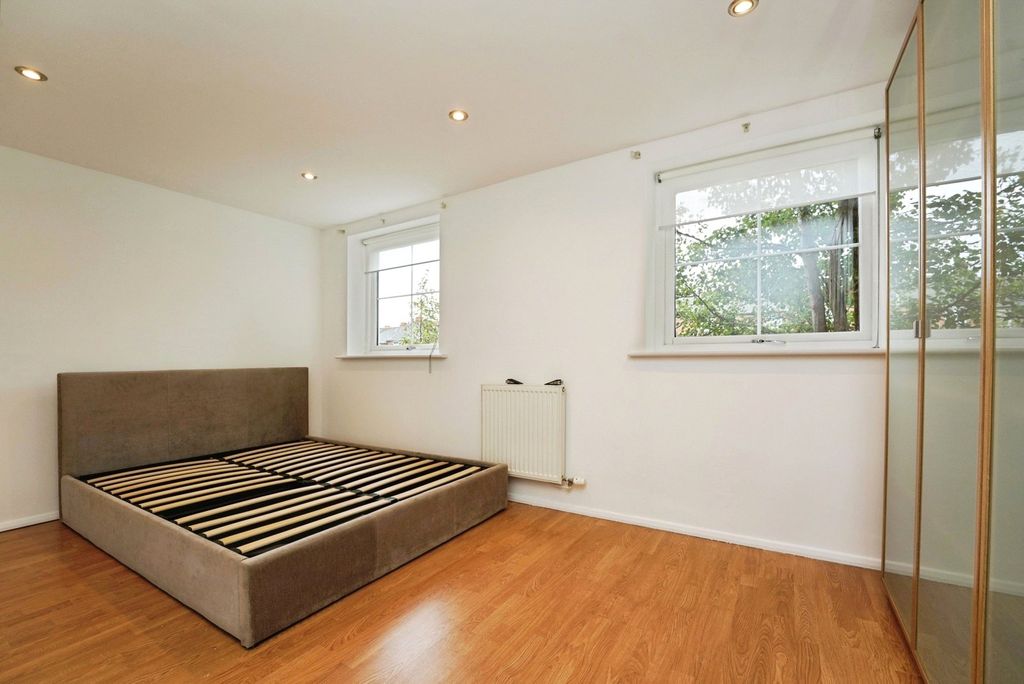 Additional image 8 of 2 bed flat for saleLower Leys, Evesham, Worcestershire WR11