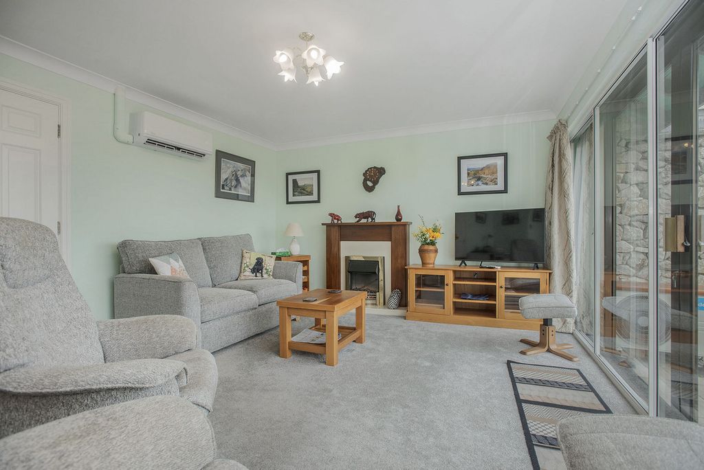 2 bed flat for saleHerons Quay, Sandside LA7 photo 5
