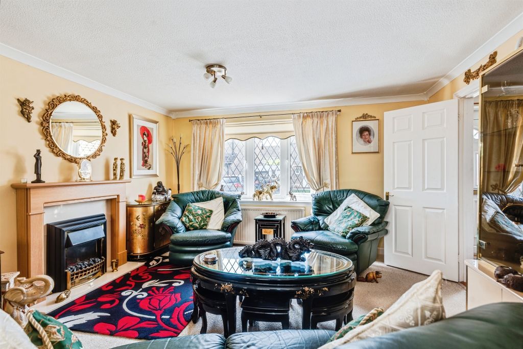 Additional image 2 of 4 bed link detached house for saleThe Maples, Carterton OX18