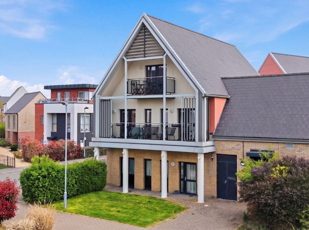 2 bed maisonette for saleCentenary Way, Beaulieu Park CM1