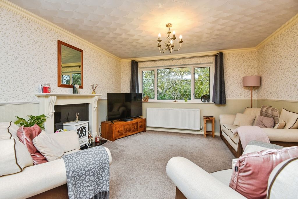 5 bed detached house for saleSt. Austell Place, Carnforth, Lancashire LA5
