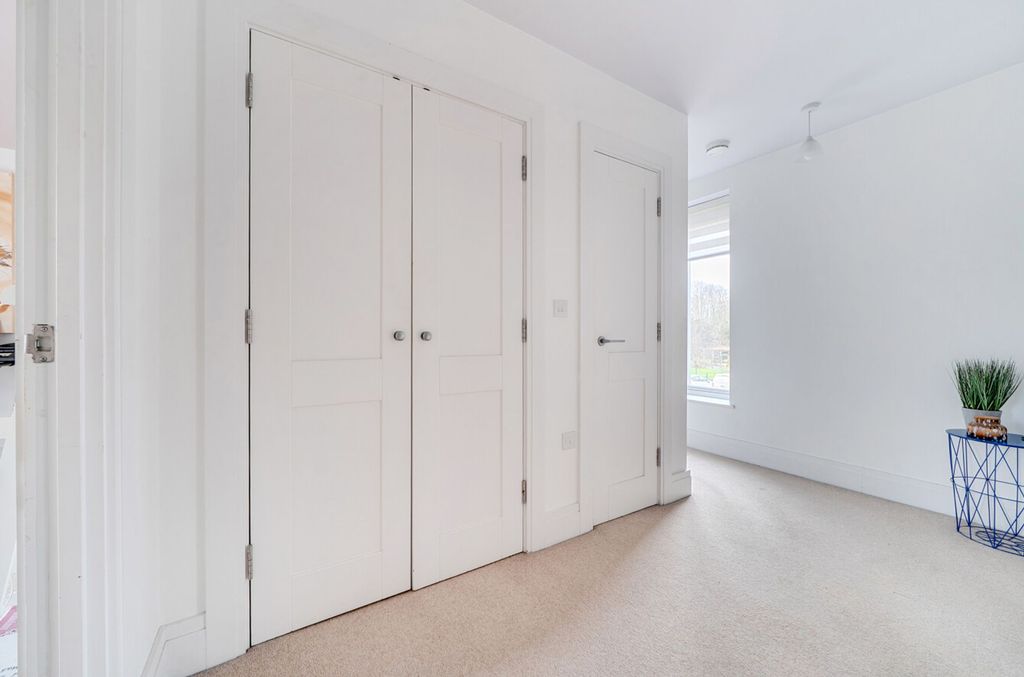 Additional image 8 of 3 bed flat for saleBroakes Road, Chichester PO19
