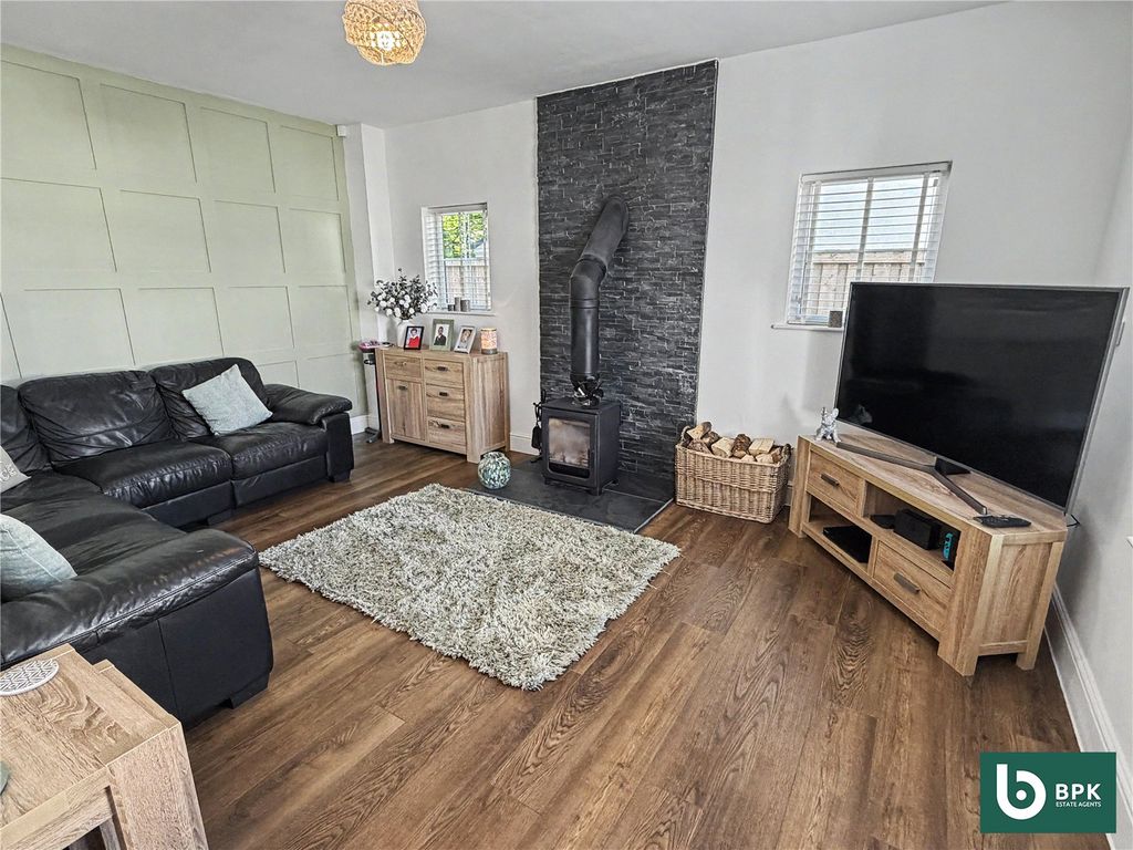 4 bed detached house for salePaddock Gardens, Brunstock, Carlisle, Cumbria CA6 photo 3