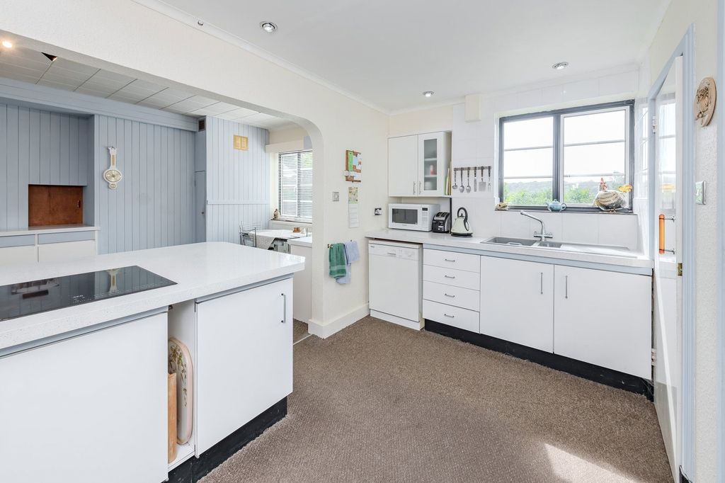 Additional image 14 of 5 bed detached house for saleHarestone Hill, Caterham CR3