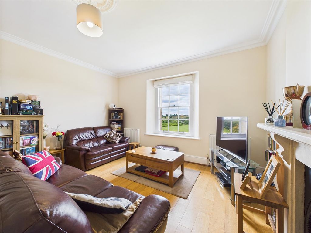 Additional image 5 of 2 bed flat for saleThe Paddocks, Chippenham SN15