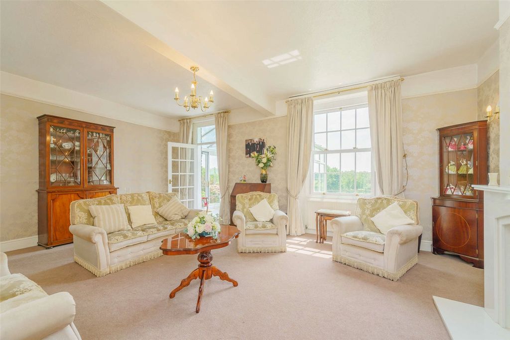 Additional image 6 of 7 bed equestrian for saleBackford, Chester CH2