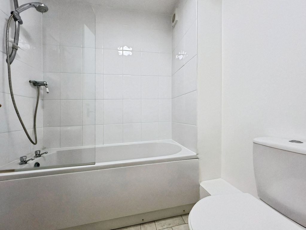Additional image 8 of 2 bed flat for saleNorfolk Court, Station Road, March PE15
