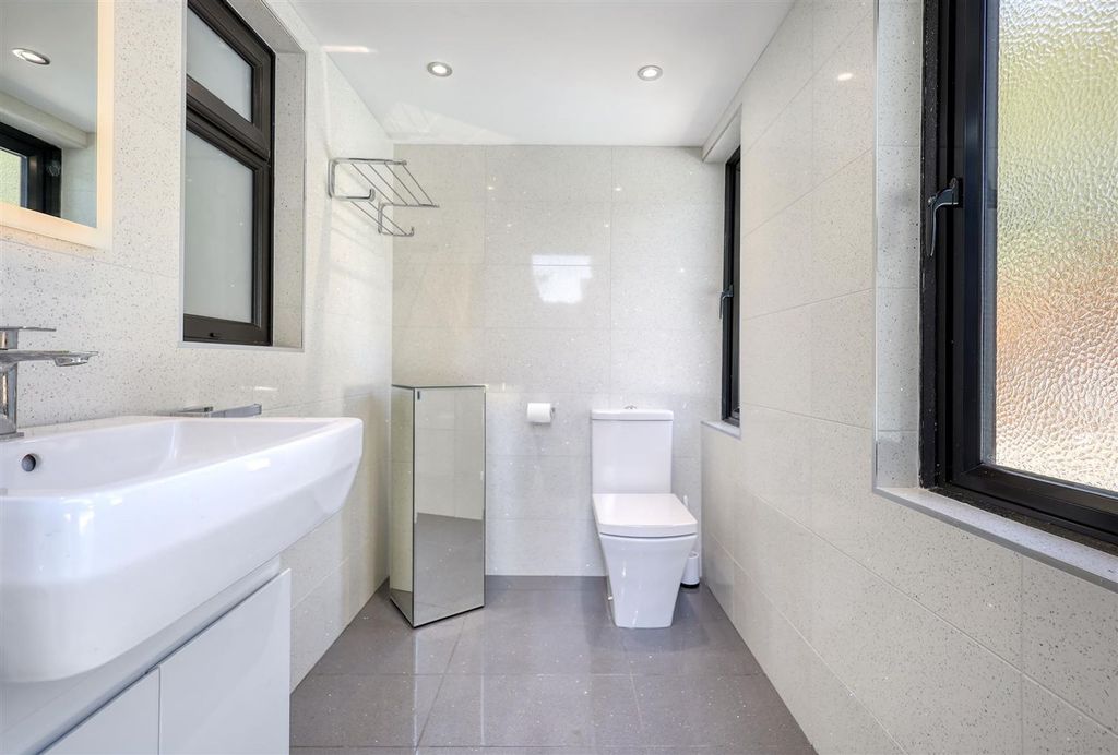 Additional image 32 of 4 bed detached house for saleCourtland Drive, Chigwell IG7