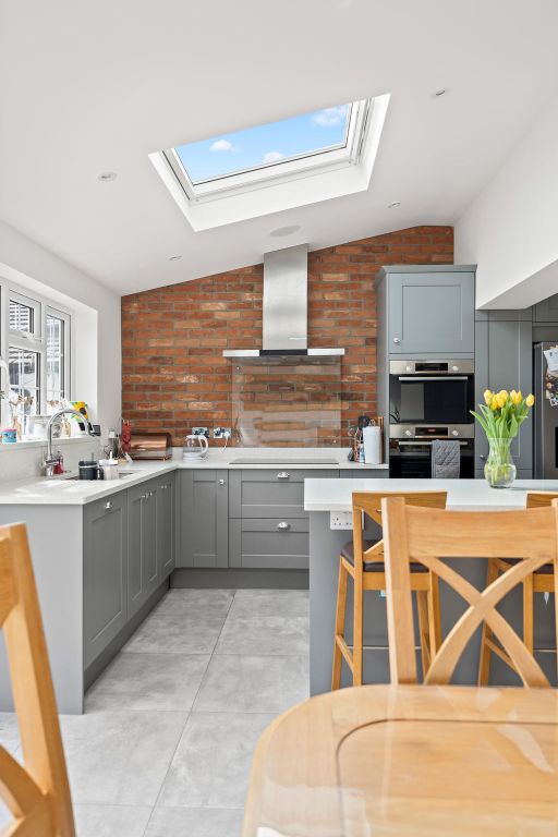 Additional image 11 of 4 bed semi-detached house for saleHarrow Road, Carshalton Beeches SM5