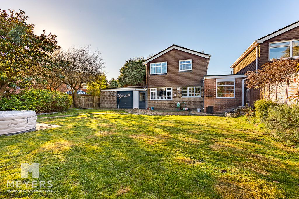 4 bed detached house for saleAnne Close, Christchurch, 2 BH23