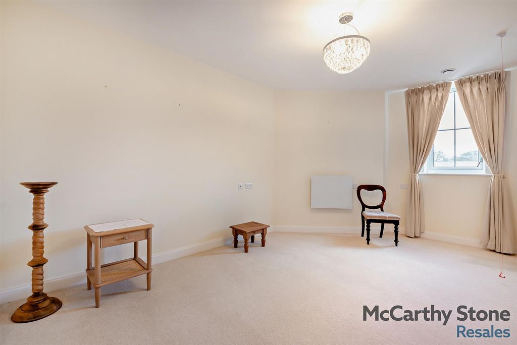 Additional image 7 of 2 bed flat for saleTrinity Road, Chipping Norton, Oxfordshire OX7