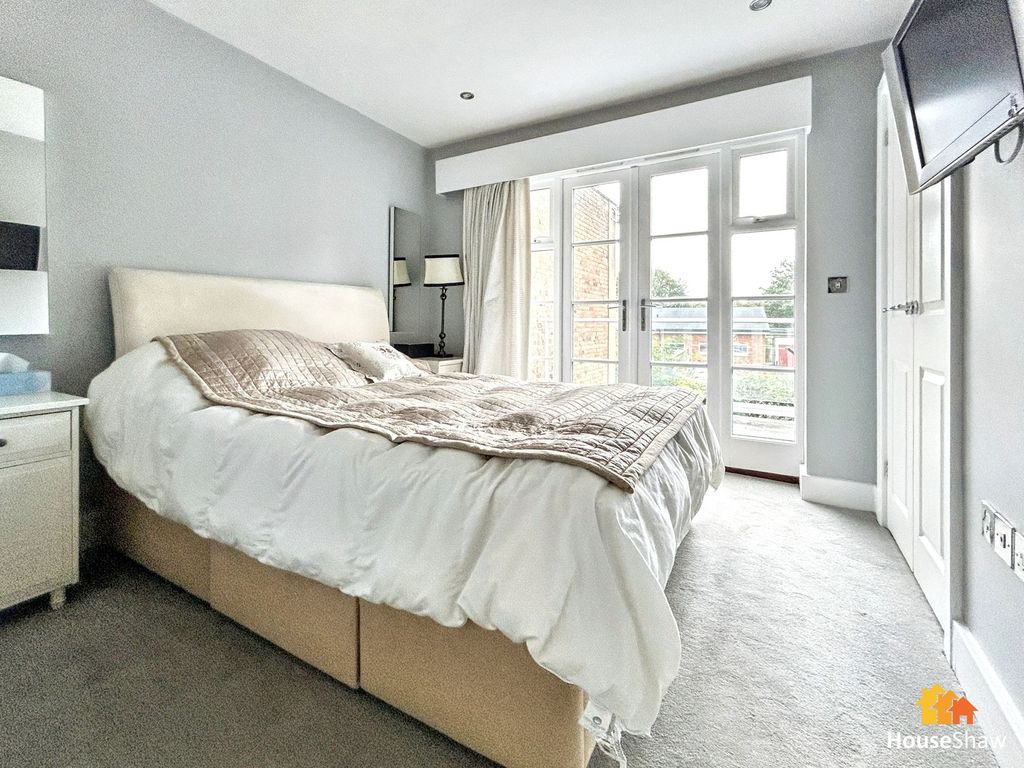 Additional image 3 of 2 bed flat for saleFullers Hill, Chesham HP5