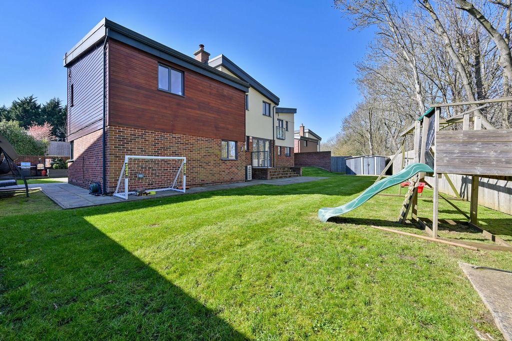 Additional image 39 of 5 bed detached house for saleThe Harlequins, Sandy Lane, Bushey WD23