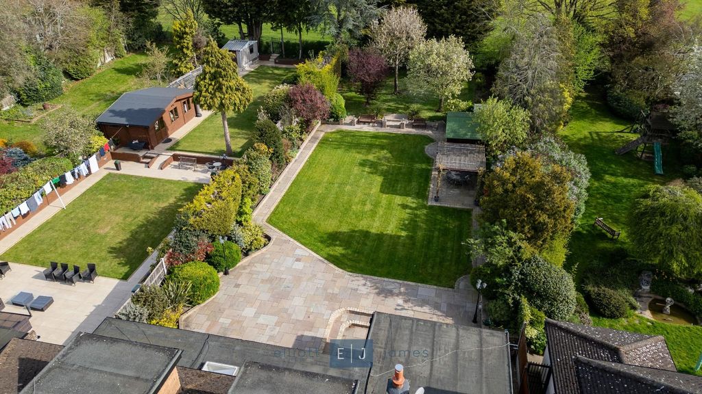 Additional image 38 of 5 bed detached house for saleLee Grove, Chigwell IG7