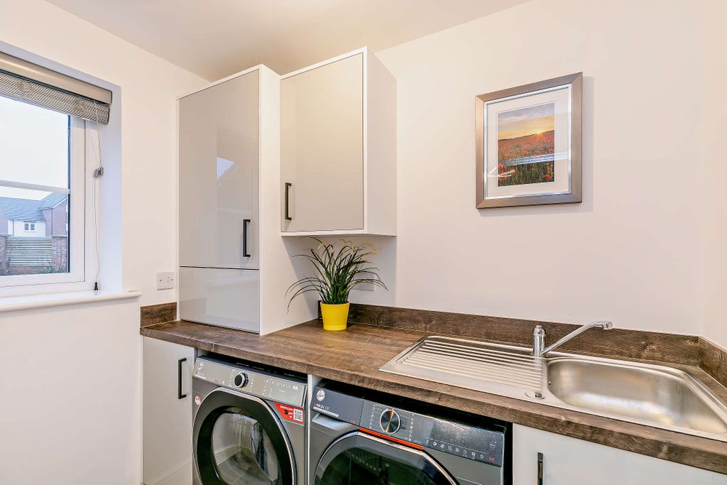 Additional image 6 of 4 bed detached house for saleLowe Lane, Castleford, West Yorkshire WF10