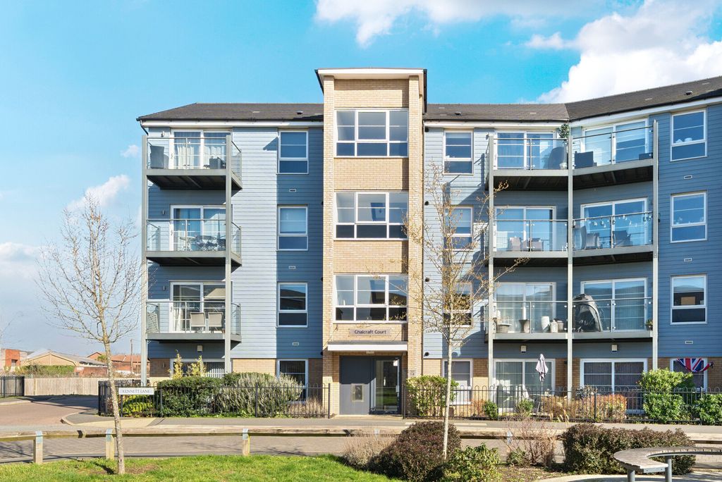 Additional image 15 of 2 bed flat for saleKennett Lane, Chertsey KT16