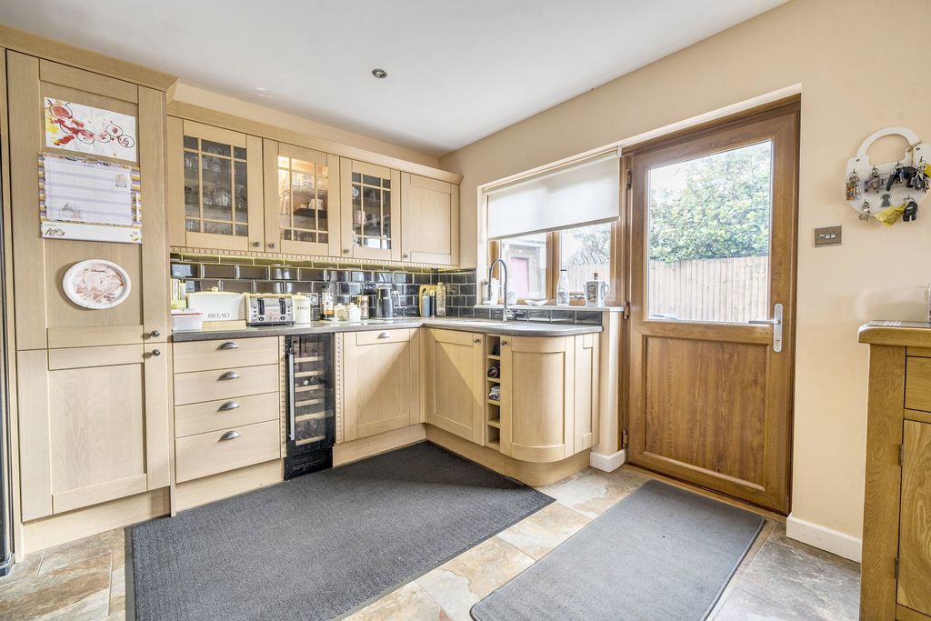 Additional image 4 of 3 bed bungalow for saleChequetts Close, Callington PL17