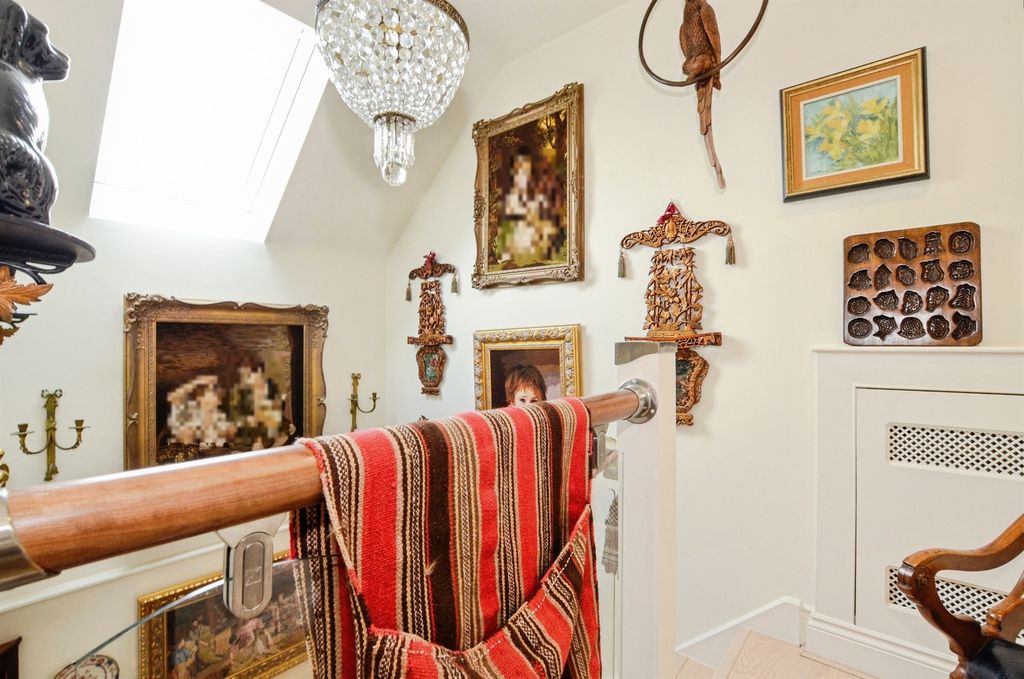 Additional image 16 of 3 bed penthouse for saleMarlborough Drive, Bushey WD23