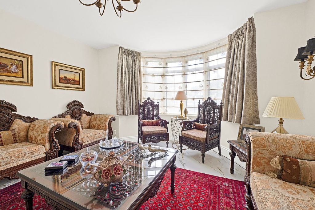 Additional image 11 of 7 bed detached house for saleVincent Avenue, Carshalton SM5