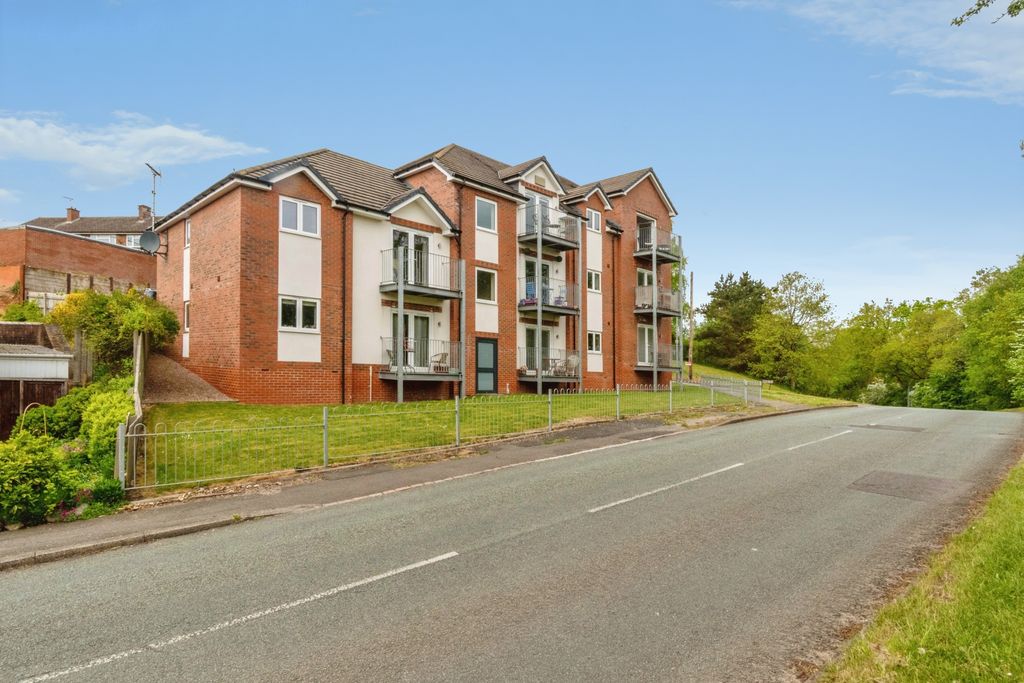 2 bed flat for saleBracken Close, Cannock WS12
