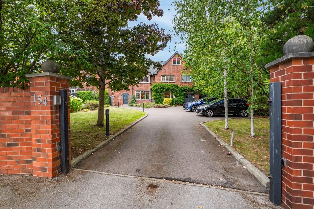 Additional image 27 of 5 bed detached house for saleSt. Johns Road, Newbold, Chesterfield S41
