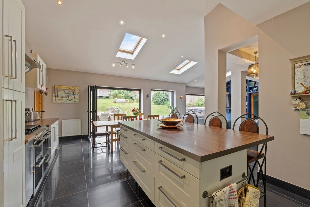 Additional image 13 of 5 bed detached house for saleCarshalton, Surrey SM5