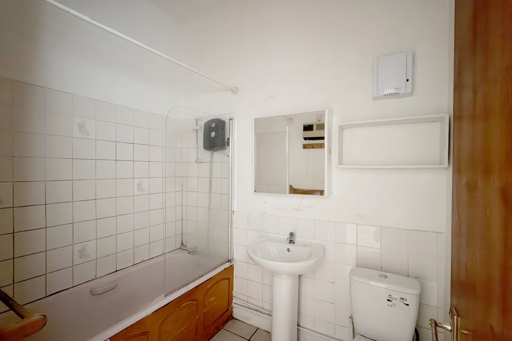 Additional image 15 of 2 bed flat for saleHigh Street, Kirkcaldy, Kirkcaldy KY1