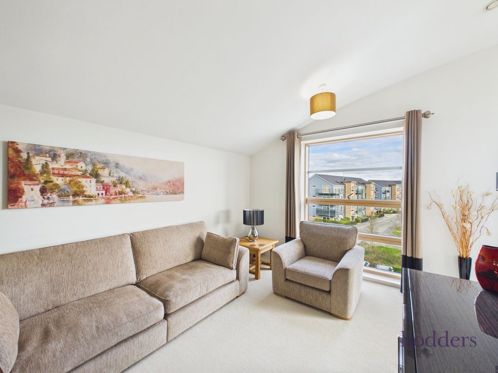 Additional image 10 of 2 bed flat for salePretoria Road, Chertsey, Surrey KT16
