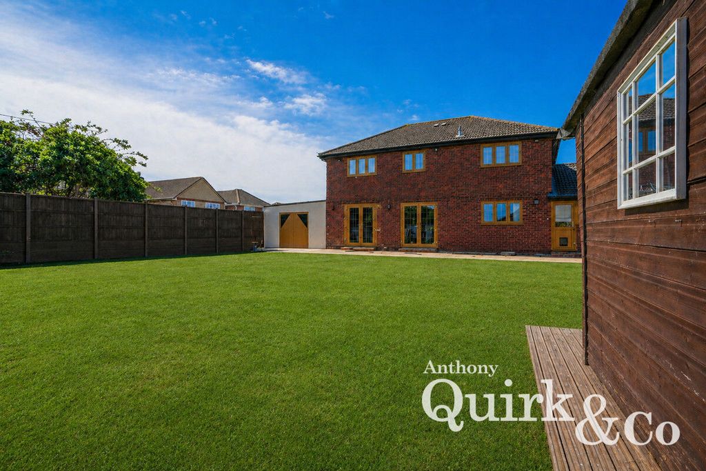 Additional image 31 of 4 bed detached house for salePrince William Avenue, Canvey Island SS8