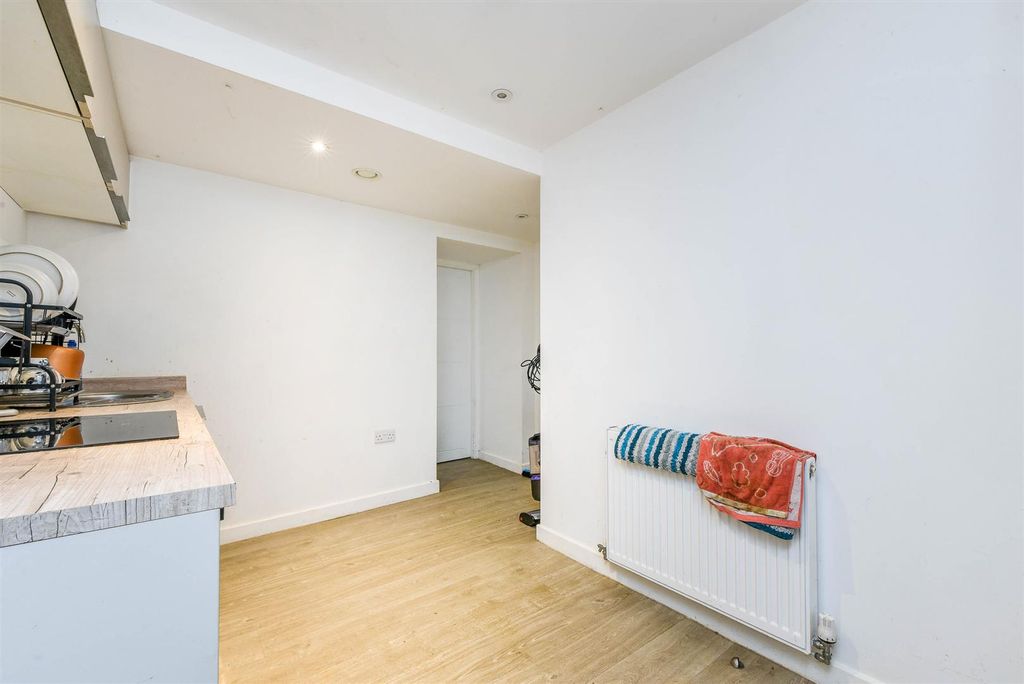 Additional image 5 of 1 bed flat for salePark Road, Chorley PR7