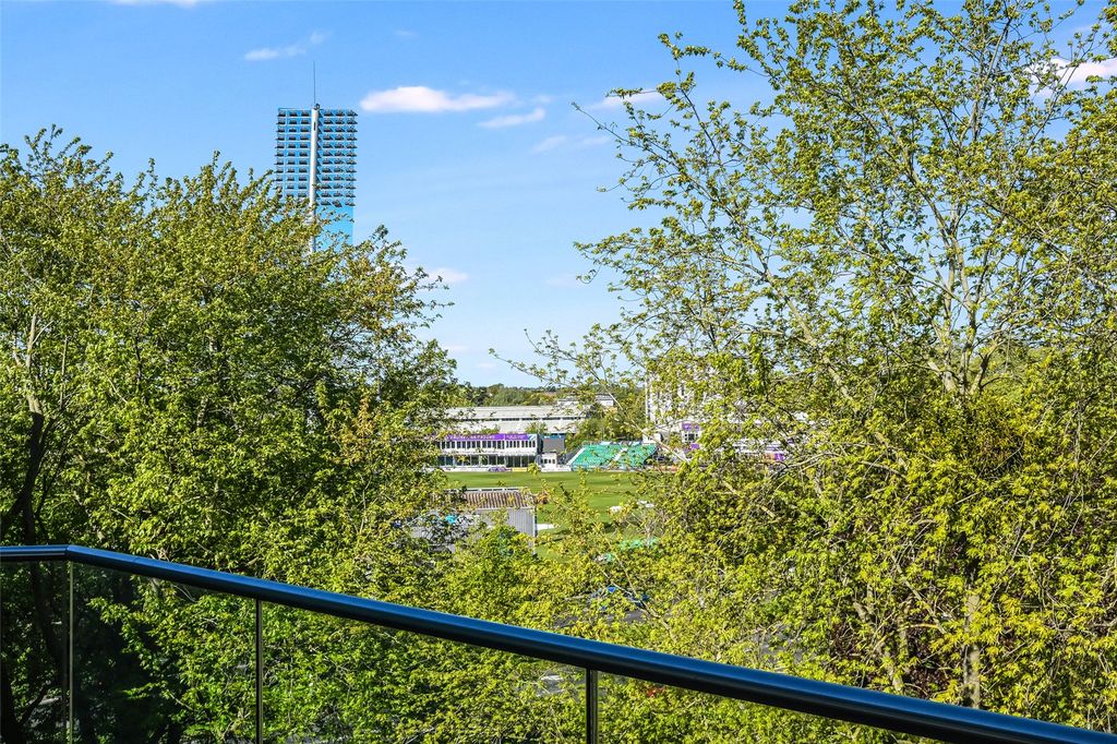 Additional image 16 of 3 bed flat for saleNew London Road, Chelmsford, Essex CM2
