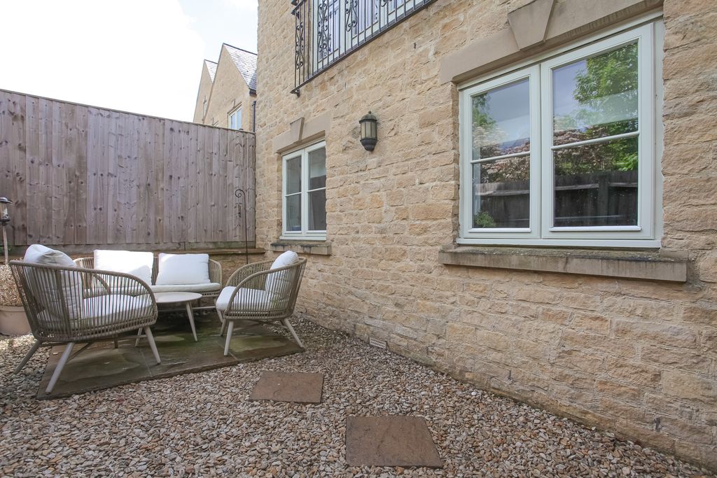 Additional image 16 of 2 bed flat for saleWestcote Place, Chipping Norton OX7