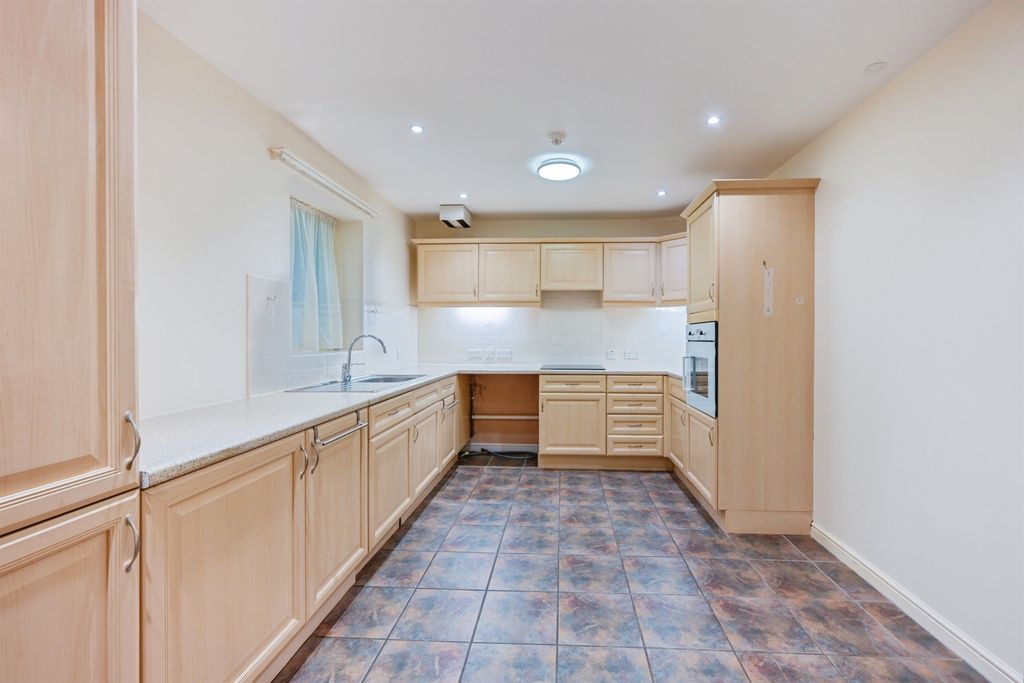 Additional image 8 of 1 bed flat for saleLower Sandford Street, Lichfield WS13