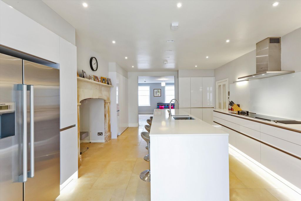 Additional image 5 of 5 bed terraced house for saleLypiatt Terrace, Cheltenham, Gloucestershire GL50