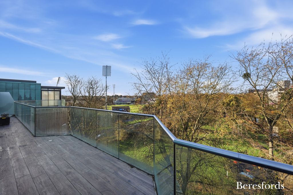 Additional image 5 of 3 bed flat for saleNew London Road, Chelmsford CM2