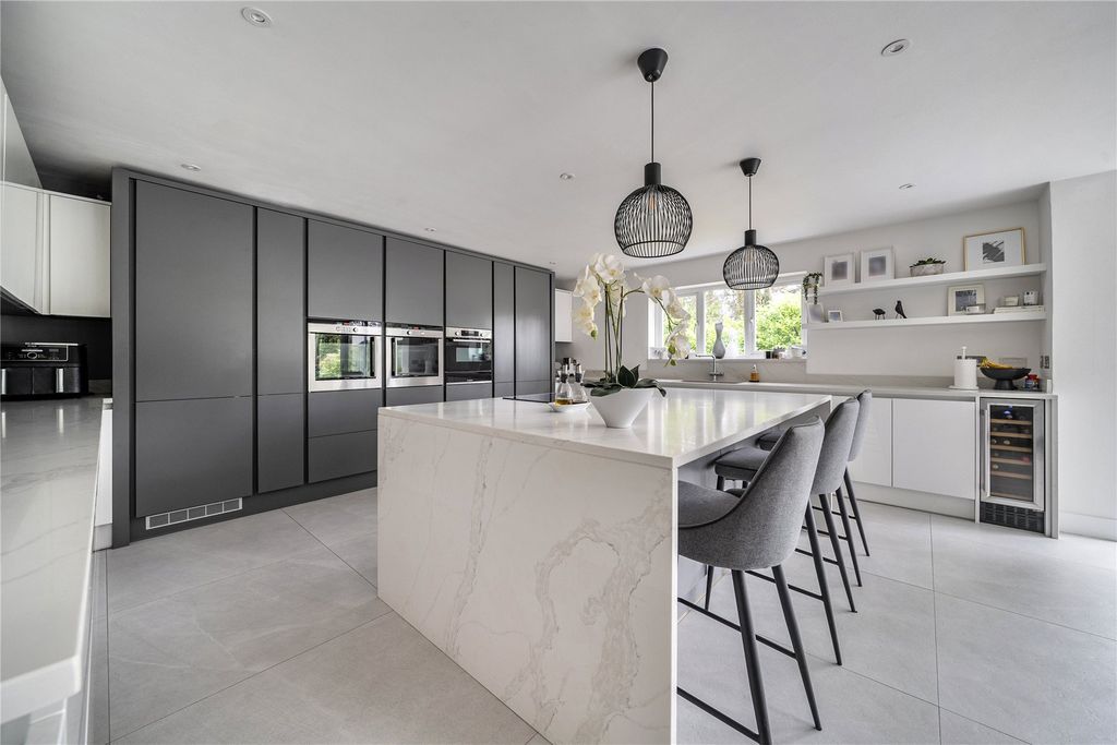 Additional image 4 of 5 bed detached house for saleCamberley, Surrey GU15