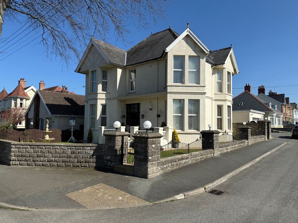 Additional image 37 of 7 bed detached house for salePark Avenue, Cardigan SA43