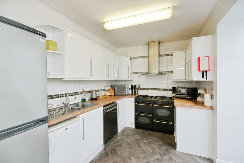 Additional image 8 of 7 bed semi-detached house for saleEngland Road South, Caernarfon LL55