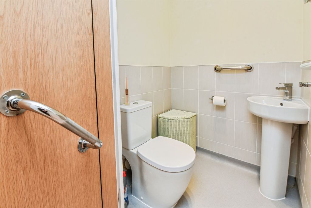 Additional image 8 of 2 bed flat for saleWestmead Lane, Chippenham SN15