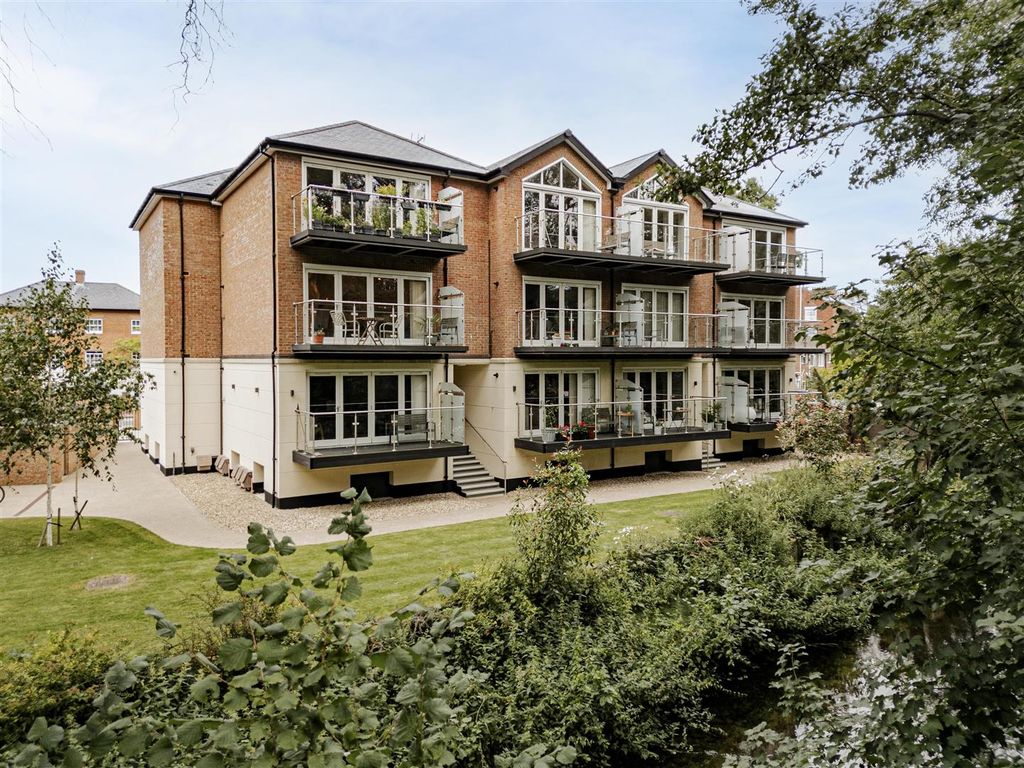 2 bed flat for saleSt. Stephen's Road, Canterbury CT2