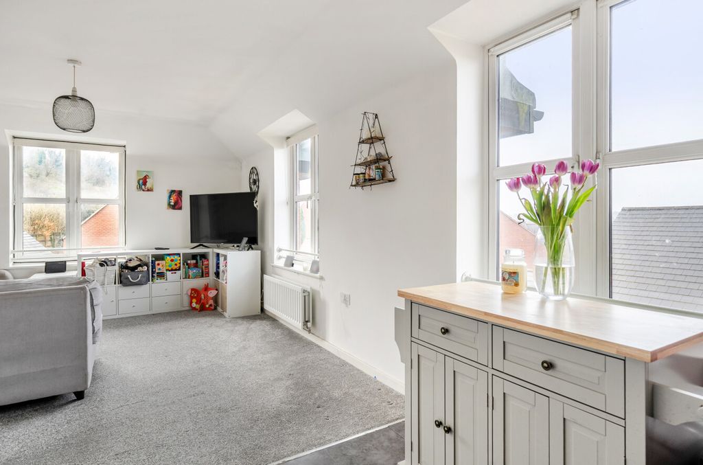 Additional image 5 of 2 bed flat for saleCunetio Gardens, White Horse Road, Marlborough SN8