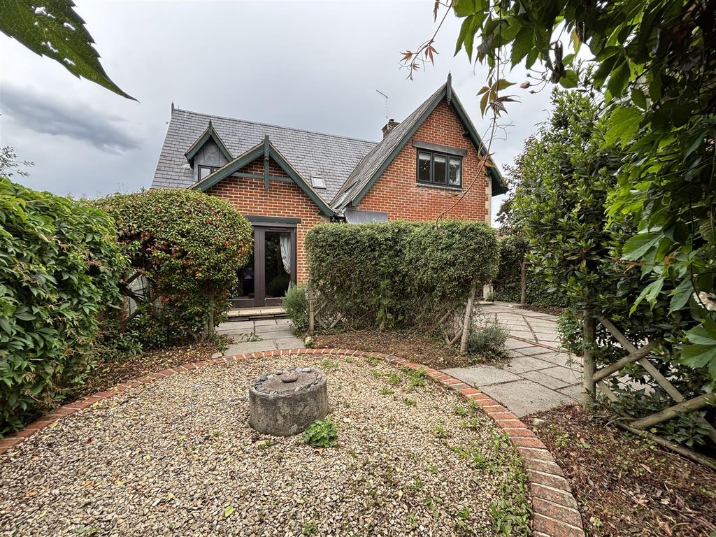 Additional image 2 of 4 bed detached house for saleDerriads Lane, Chippenham SN14