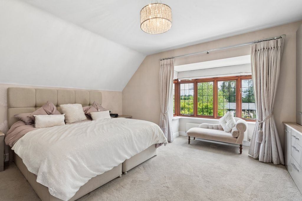 Additional image 10 of 5 bed detached house for saleBurtons Lane, Chalfont St. Giles, Buckinghamshire HP8