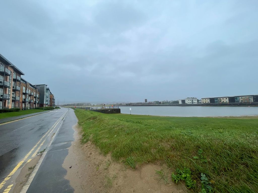 Additional image 2 of 3 bed flat for saleFlat 30, Cwrt Naomi, Pentre Doc Y Gogledd, Llanelli, Carmarthenshire SA15