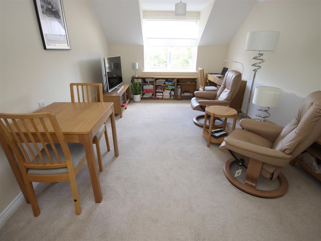 Additional image 4 of 2 bed flat for saleSt Andrew's Lodge, The Causeway, Chippenham SN15